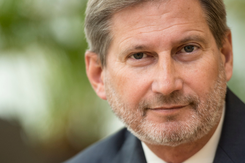 (© Etienne Ansotte) Johannes Hahn