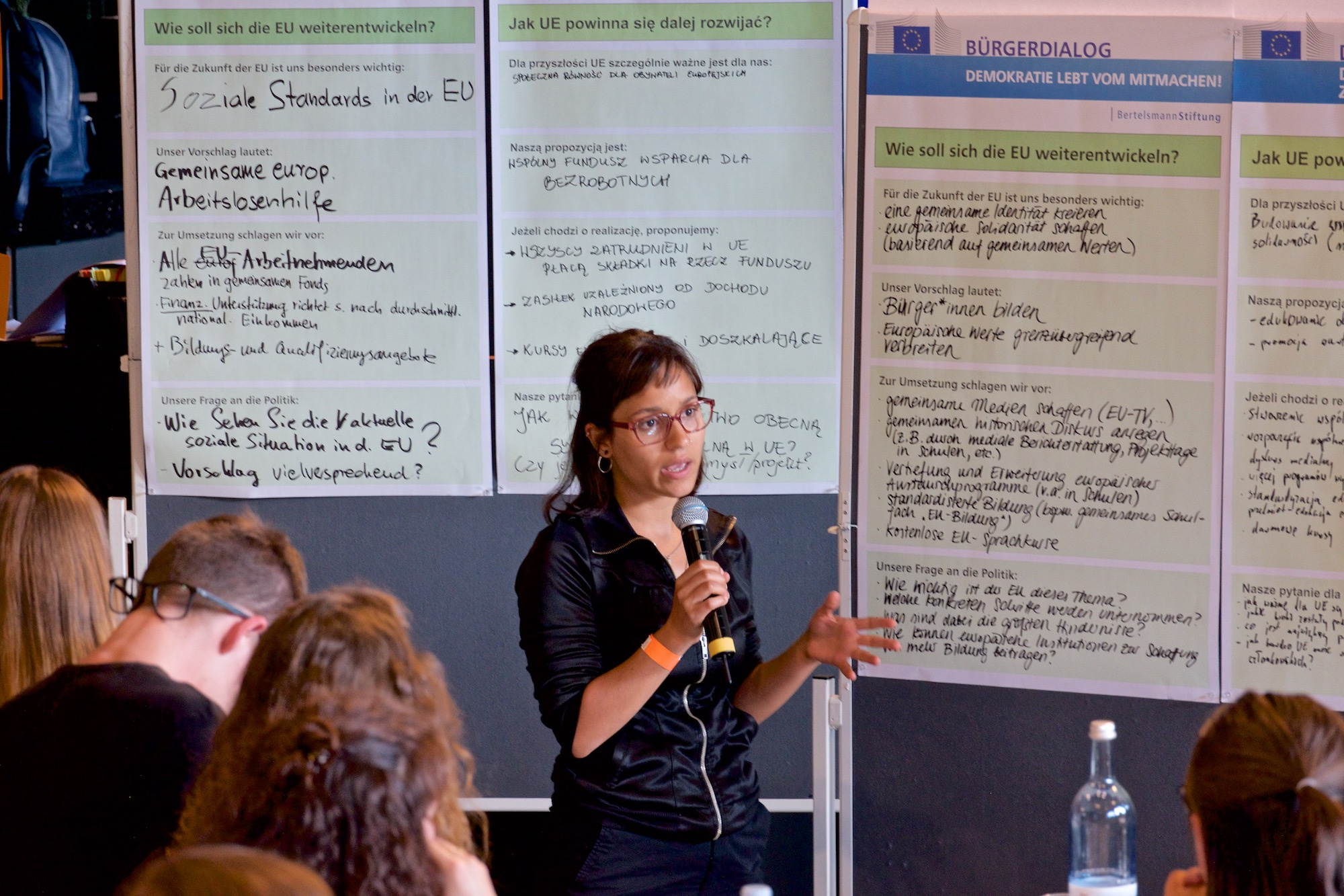 33_Studentin_praesentiert_com_ L1020720.jpg_ST-ZD